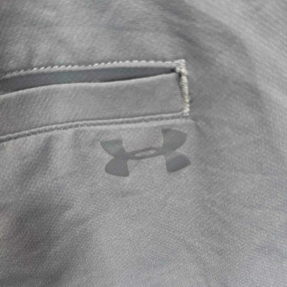 Under Armor Grey Flat Front Men's Shorts size 36 - Picture 2 of 5